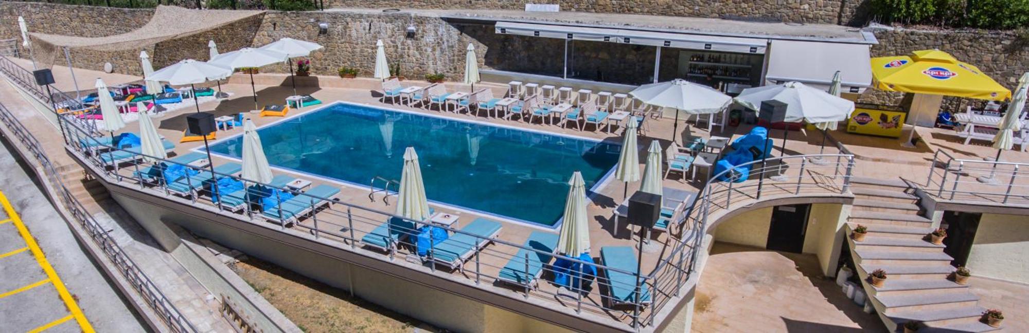 Nymfes Hotel Loutraki  Exterior photo
